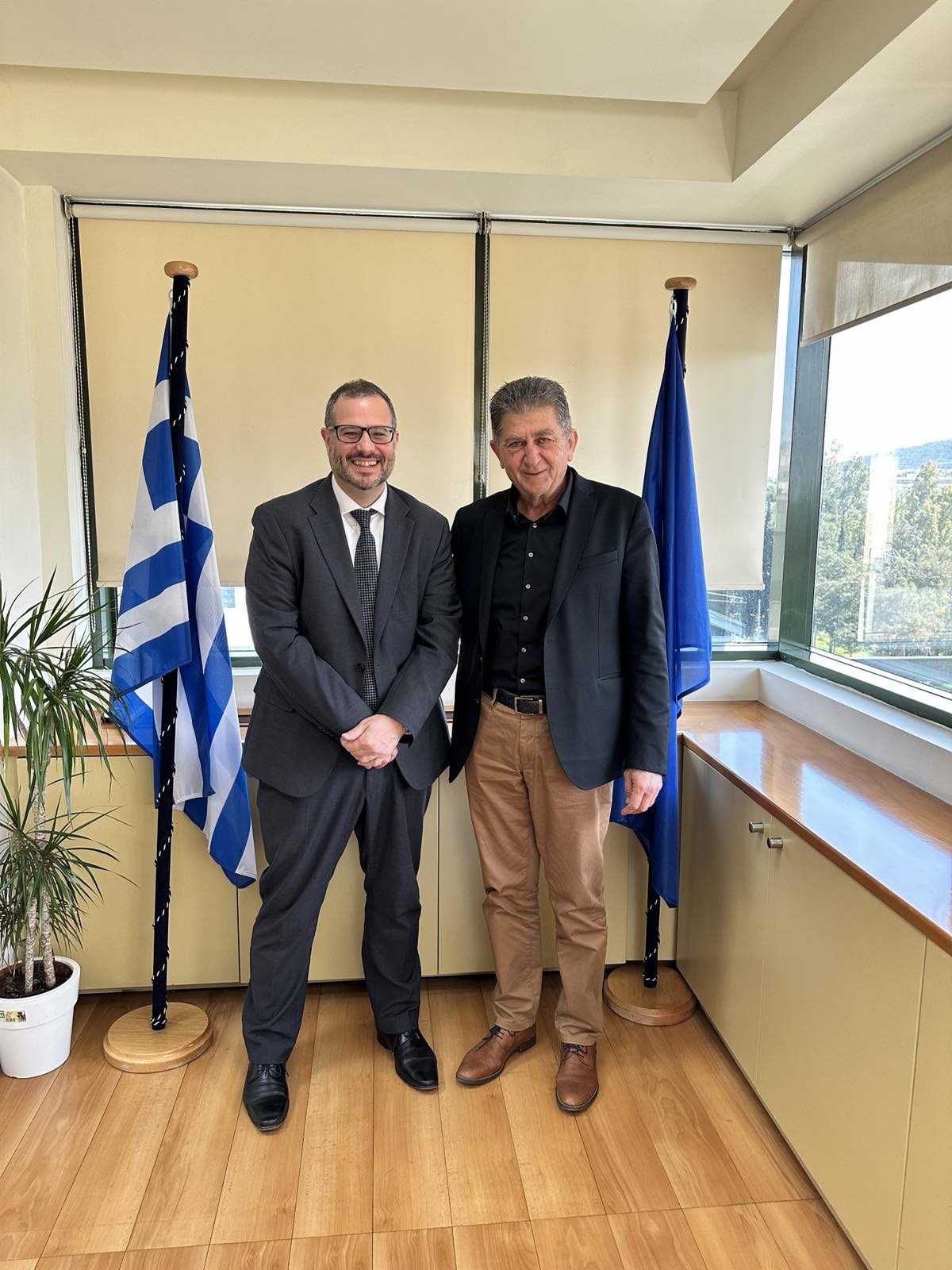 Συνάντηση του δημάρχου Ηράκλειας κ. Κλεάνθης Κοτσακιαχίδης στο Υπουργείο Περιβάλλοντος και Ενέργειας με το νέο Υφυπουργό κ. Νίκο Τσάφο